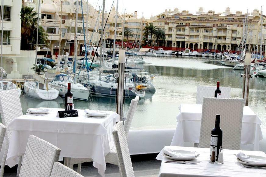 Apartament Benalmadena Puerto Marina Apartment Bagian luar foto