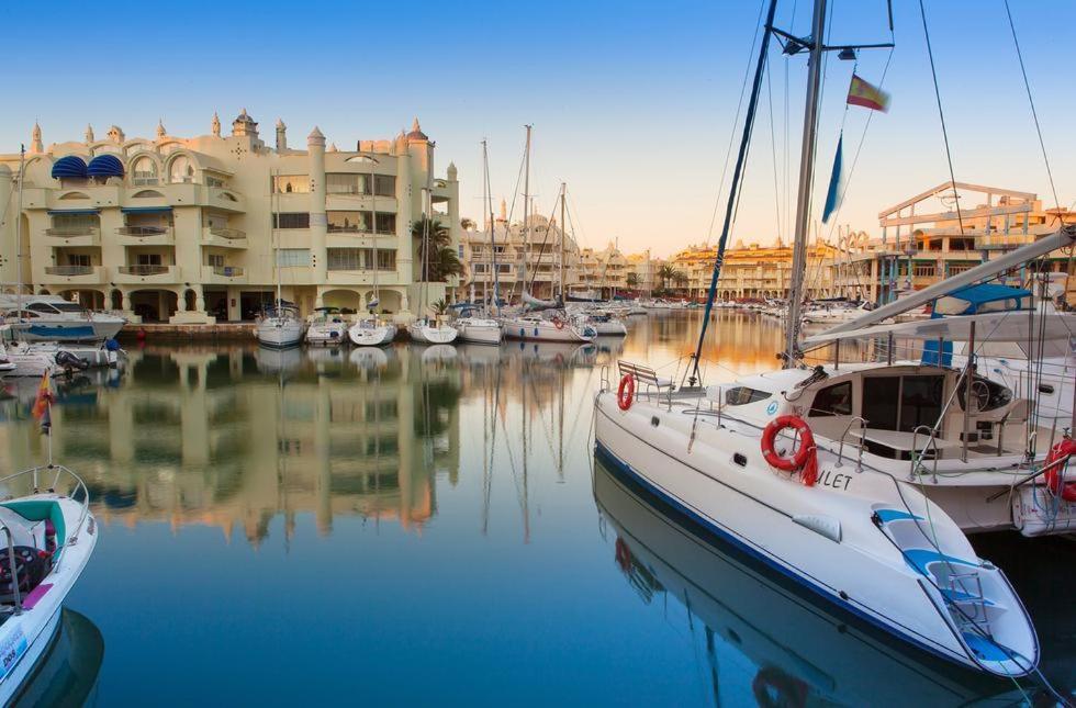 Apartament Benalmadena Puerto Marina Apartment Bagian luar foto